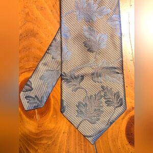 Joseph Abboud Sophisticated Tan and Gray Floral Silk Tie